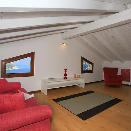 Appartamento Sleeps 8 Pool Faggeto Lario