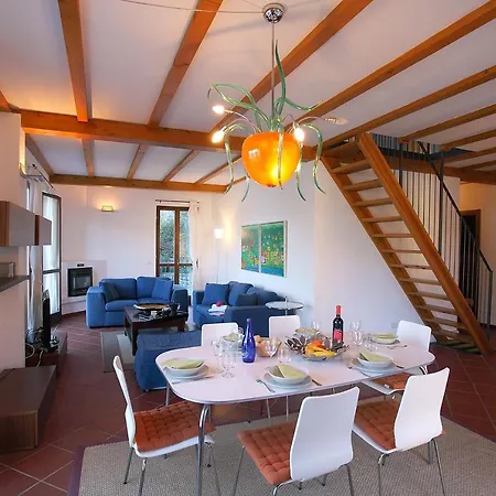 Appartamento Sleeps 8 Pool *
