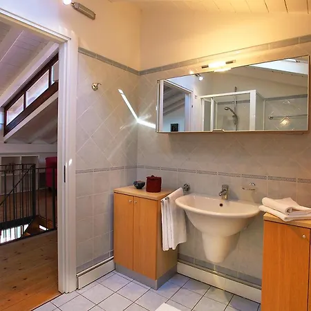 Sleeps 8 Pool דירה